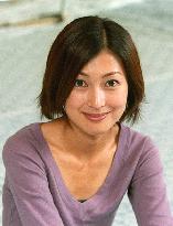 Actress Tsuruta marries modern artist Nakayama